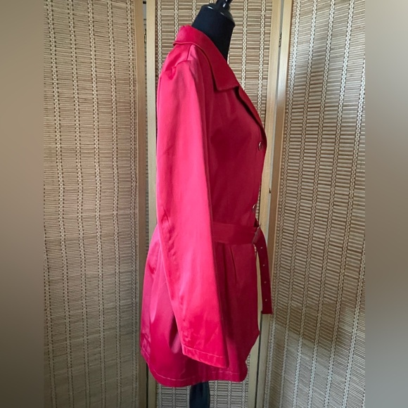 Ladies' red belted lined raincoat/trenchcoat, size L - Picture 5 of 16